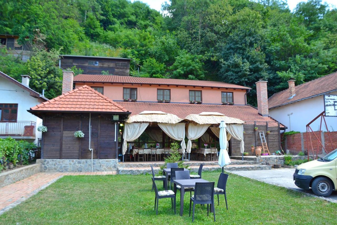 Podrum Miljevic Ledinci Exterior photo